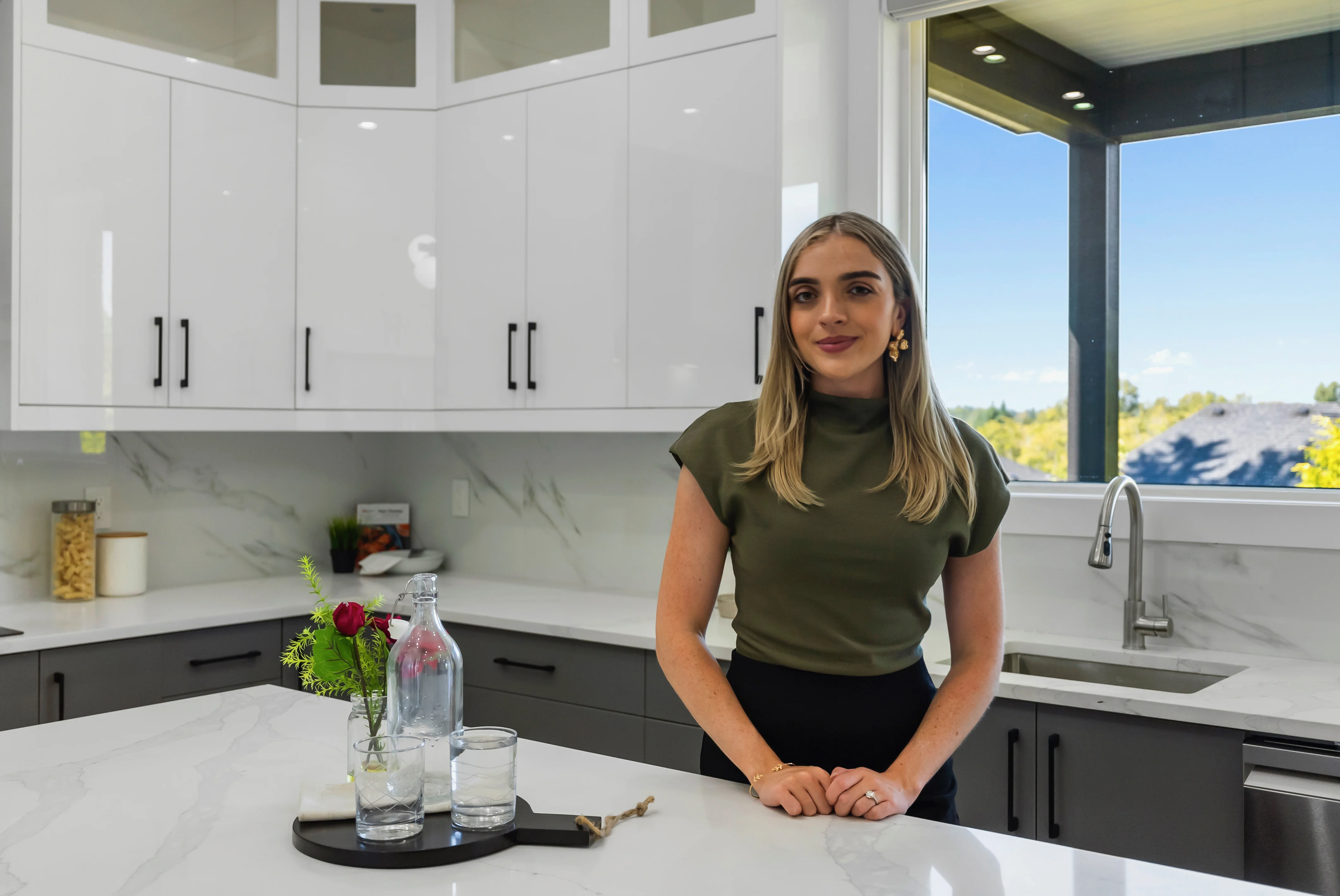 Rose Marie Manno, Licensed REALTOR and Real Estate Specialist serving White Rock, South Surrey, and Metro Vancouver